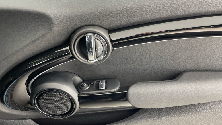 MINI Hatchback 135kW Cooper S Level 1 33kWh 3dr Auto Electric Hatchback